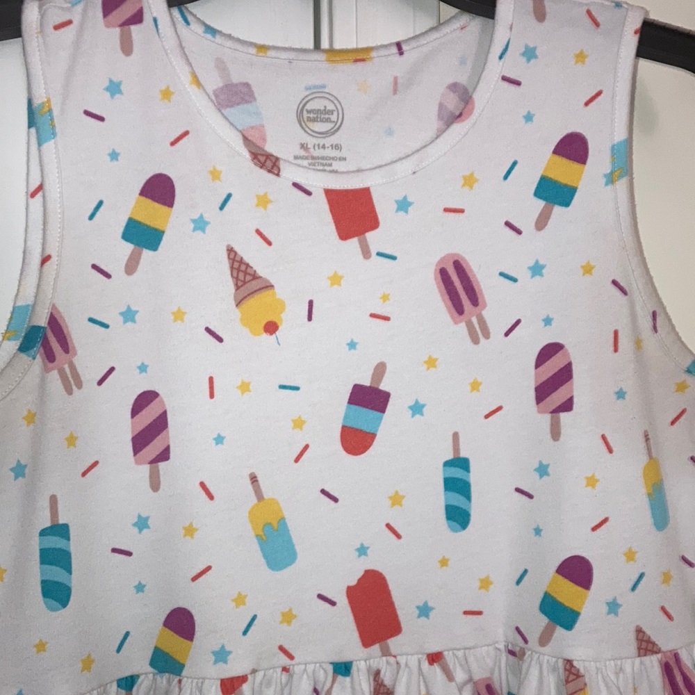 I’m sailing a dress, it has been worn. It was washed with downy and tied/Oxi